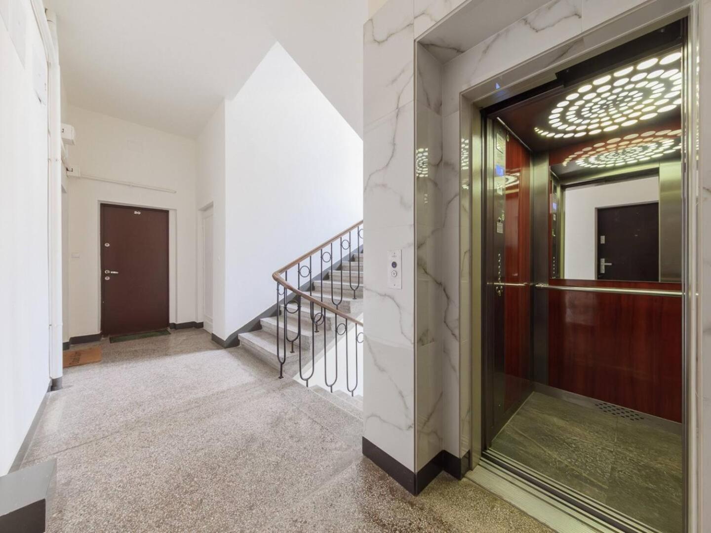 Canary Corner Studio City Centre Varşovia Exterior foto